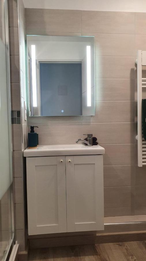 TROPICAL - Appt climatisé - Proche plage - Aquarium - Parking - Wifi Canet-en-Roussillon Exterior foto